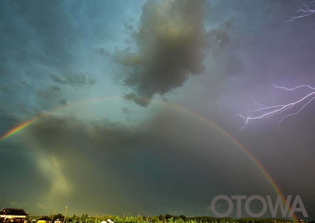 The 19th 雷写真コンテスト受賞作品 Fine Work -Pillar of light, rainbow and thunder-